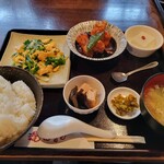 漫遊記 - 週替わりランチ/ニラ玉.甘酢鳥