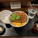 Katsudon Ha Hito Wo Shiawase Ni Suru - 