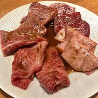 YAKINIKU BON'S - 