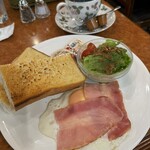 英國屋 なんばウォーク３番街 南通り店 - 