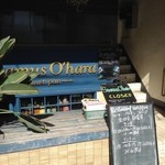 レストランユニック - 影になってみずらいですが、上の階にあります