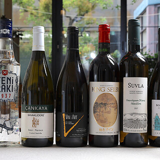 トルコの伝統的なデザートが勢揃い！本場のドリンクも充実