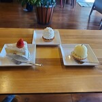 Chihiro Kashi Koubou - いちごケーキ、カシスケーキ、洋梨ケーキ