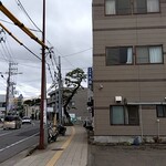 そば処 久楽 - 小松島小学校方からパチリ♯