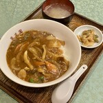 東生園 - 加里飯(中華風カレー)1000円を大盛＋200円