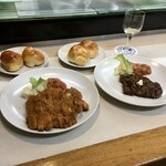 ステーキハウス スエ - チキンカツとステーキです。