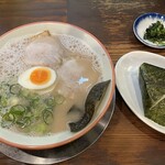大砲ラーメン - まずは「ラーメン」＋おにぎりセット