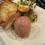 ル・マルカッサン - 白レバーのムース　表面にかかっているハチミツが美味しさを引き出してます