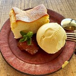 食事と図書 雨風食堂 - デザートも豊富