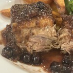 ル・マルカッサン - バラ肉ながら、切ってみると肉肉しい