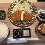 とんかつ 鶴群 - 