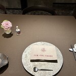 ファン・ダルクオーレ - テーブルセッティング