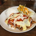 ルクラビレッジ - 全体像;ヒマヤラケバブプレートのチーズトッピング