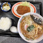 食亭エイト - ☆昼飯はこれ【煮かつラーメン定食】