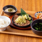 ⑤　薄切りネギたん塩定食