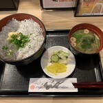 まるごと駿河湾 - 生しらす釜揚げしらす丼