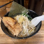 らぁめん・つけめん　豚火 - 小生の頼んだ豚火ラーメン