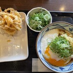 丸亀製麺 - とろ玉うどん 590円と野菜かき揚げ 180円