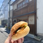 田園ベーカリー - 海老のタイ風バーガー