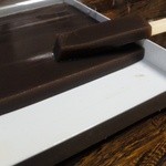 亀屋友進 - 「水羊かん」食べている途中