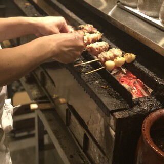 丁寧に下処理、串打ち。上質な焼鳥を心ゆくまでご堪能ください。