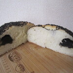 ブーランジェリー メゾン ユキ - 黒ゴマベーグル