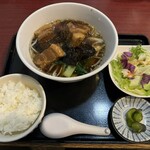 Chuugoku Shisem Menhanten Ittou - 週替わりらーめん定食(角煮ラーメン)❗️