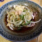 とん八 - かつおたたき 550円(税込)(2024年5月22日撮影)