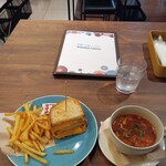 ヒルズカフェ スペース - 