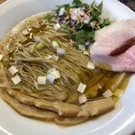 めん処 きよ洲 - 綺麗に畳まれた麺がたっぷり！