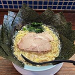 げんこつ 武里店 - ラーメン850円硬め濃いめ。海苔増し300円。