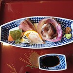 天橋立 幽斎 - 動くとり貝（身、キモ）、サツキマス桜締め トラフグ、ブリ、はっさく