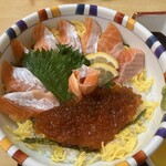 249376729 - 琴浦サーモンいくら丼￥2,420接写