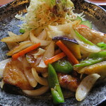 ニシキ屋 - 豚の生姜焼き定食　900円　ドリンク付き