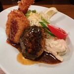 グリル欧風軒 - ハンバーグの肉汁。