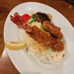 グリル欧風軒 - サクサクエビフライ。