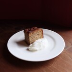 Hachihare - バナナとラム酒のケーキ