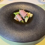 オーセンティック リビング ブッチャー エヌワイシー - スープです。まず器にビックリ。