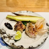 シーズン - 甘鯛松笠焼き、鰆紹興酒幽庵焼き、ヤングコーン素焼き