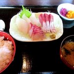 網納屋 - おまかせ刺身定食！