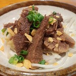 調布牛タンいろ葉 - 牛タンのガーリックポン酢659円