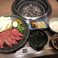 焼肉・しゃぶしゃぶ たちばな ヒルトンプラザイースト店 - 