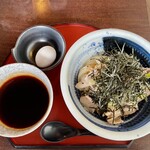 うどん工房かたつむり - 6月限定メニュー   【肉つけうどん】