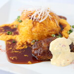 【中毒性抜群！】照り焼きタルタルハンバーグオムライス 1,980円（税込 2,178円）