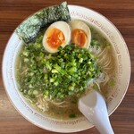 しぇからしか - ラーメン＋ネギ＋味玉