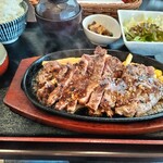 249398906 - 熟成赤身牛ステーキL定食（焦がしニンニクソース）￥1540