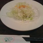 アムール - ランチ付きの千切りサラダ