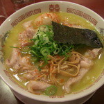 東龍 北白川本店 - 代名詞の東龍ラーメン（煮卵入り）です