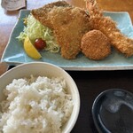 三崎「魚市場食堂」 - 