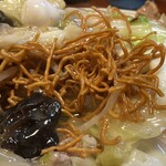 大元 - かた焼きそばの麺が大元らしい細麺でパリパリしていてとてもよかった。アルキメンデス^_^